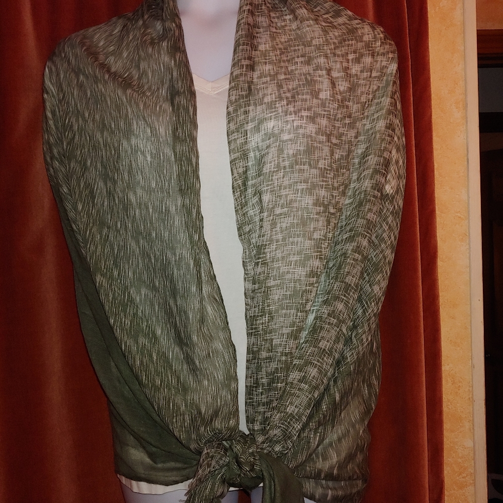 Beautiful scarf - Picture 3 of 4